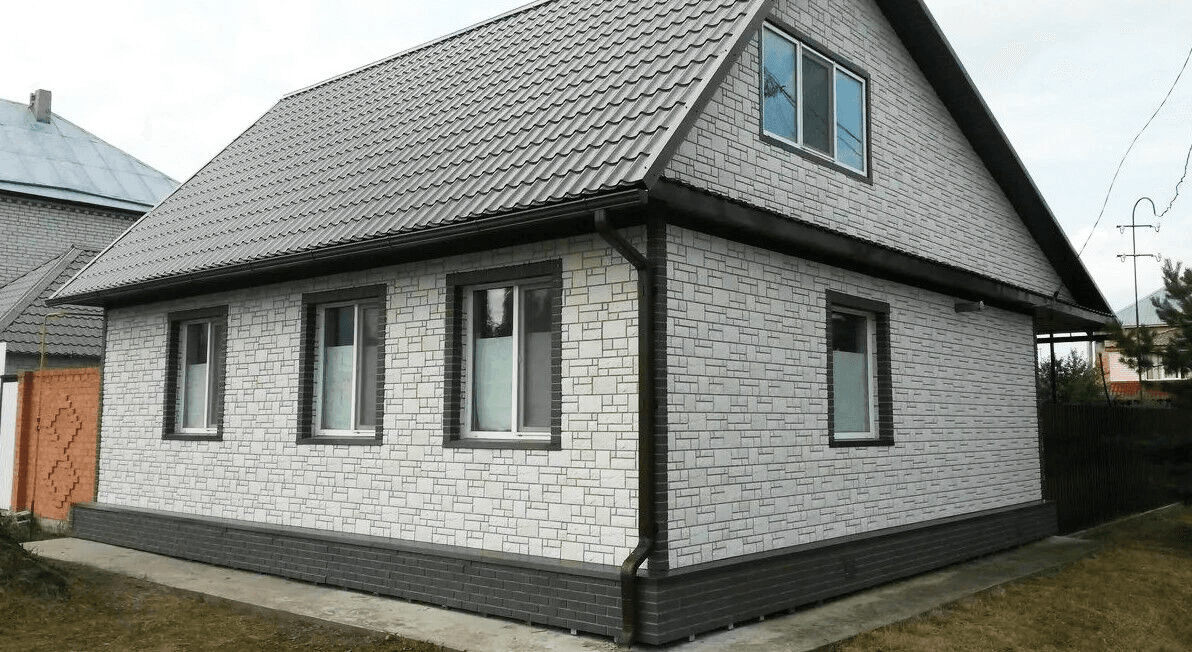 Пластиковые фасадные панели для стен и цоколя